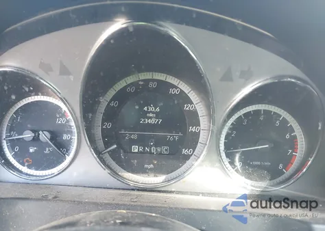 2010 Mercedes-Benz C 300 Luxury/Sport z USA, uszkodzony, nr VIN WDDGF5EB6AF491876